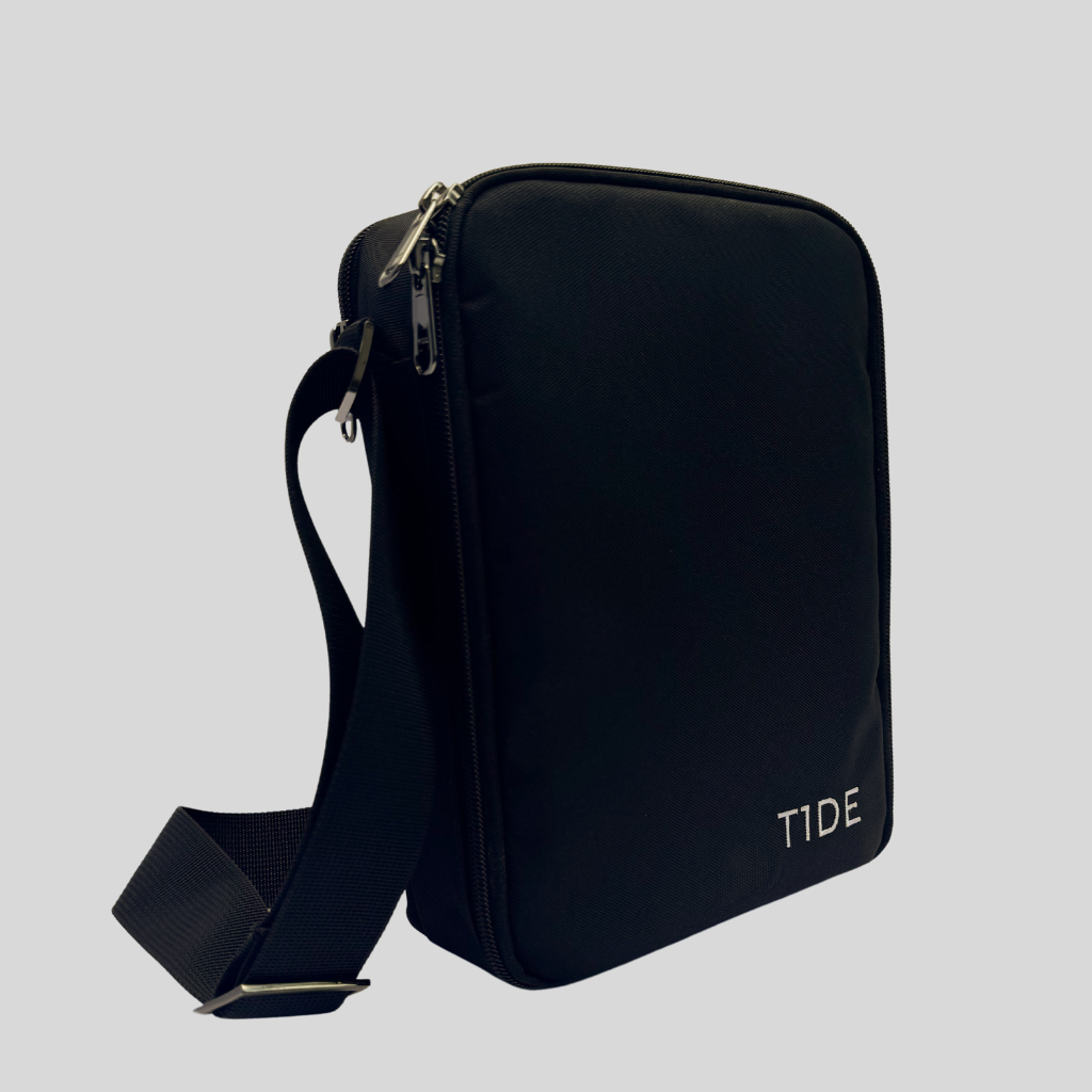 Insulated and stylish crossbody bag for people with diabetes with zipper compartments