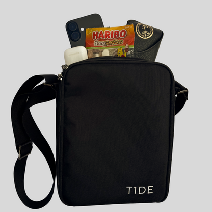 Insulated and stylish crossbody bag for people with diabetes with zipper compartments