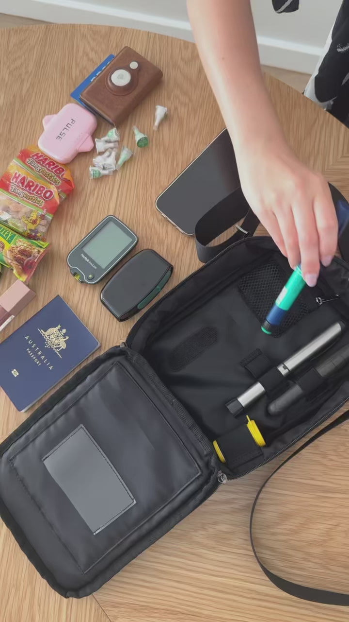 Insulated and stylish crossbody bag for people with diabetes with zipper compartments